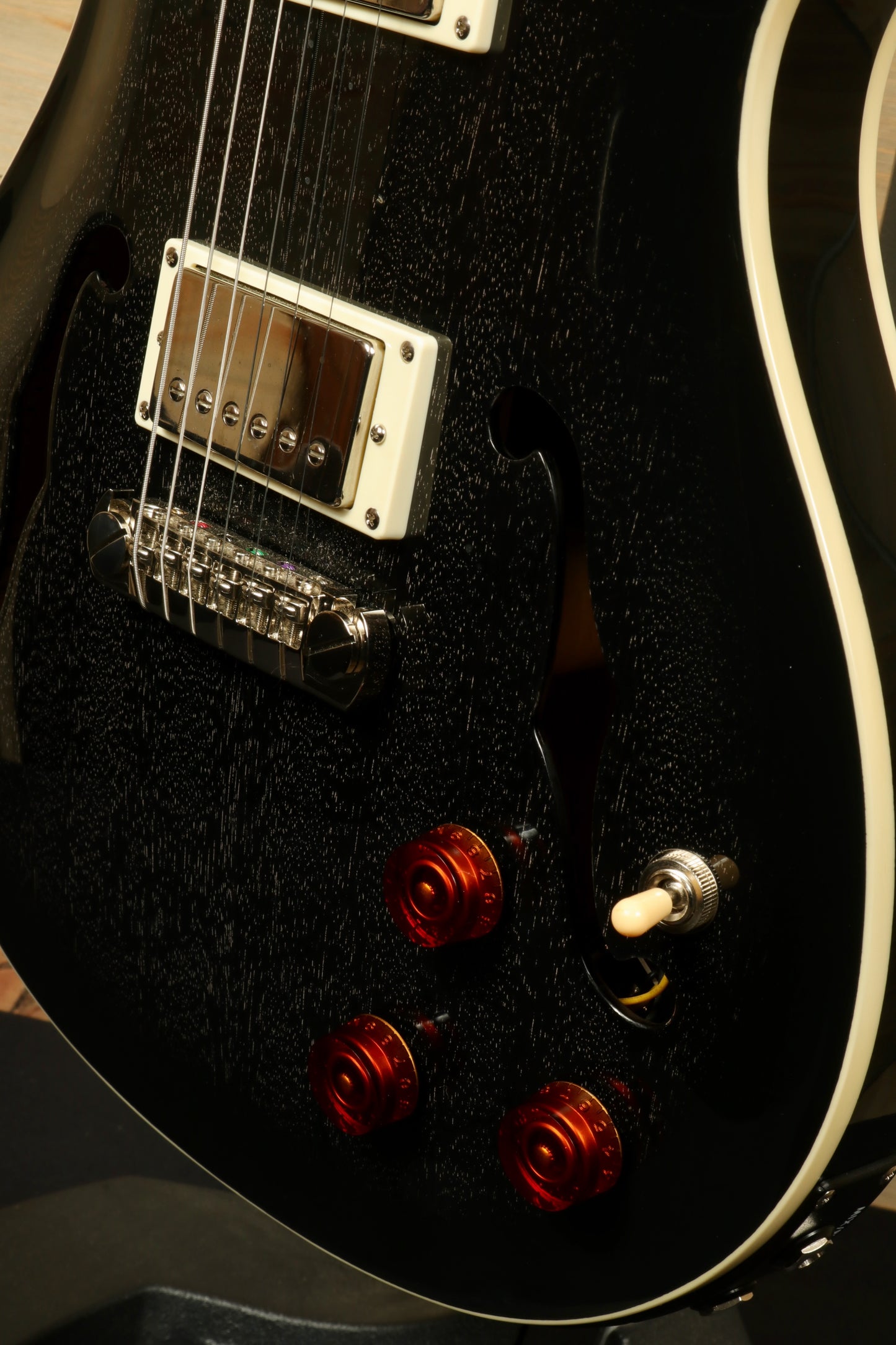 PRS SE Hollowbody Standard Piezo in Doghair finish, front view showing hardware and design details