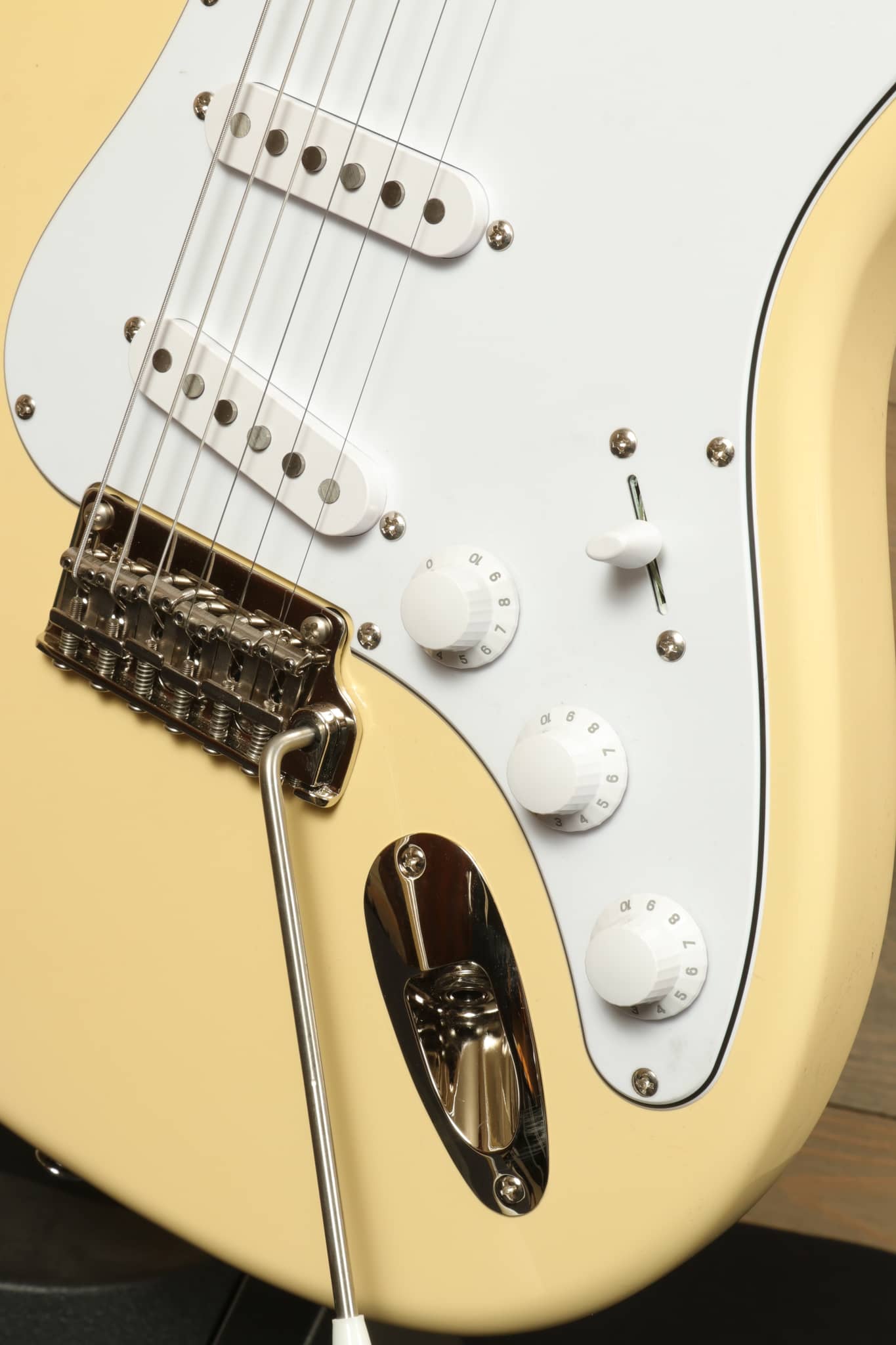 PRS SE Silver Sky - Moon White electric guitar featuring custom pickup and control knobs