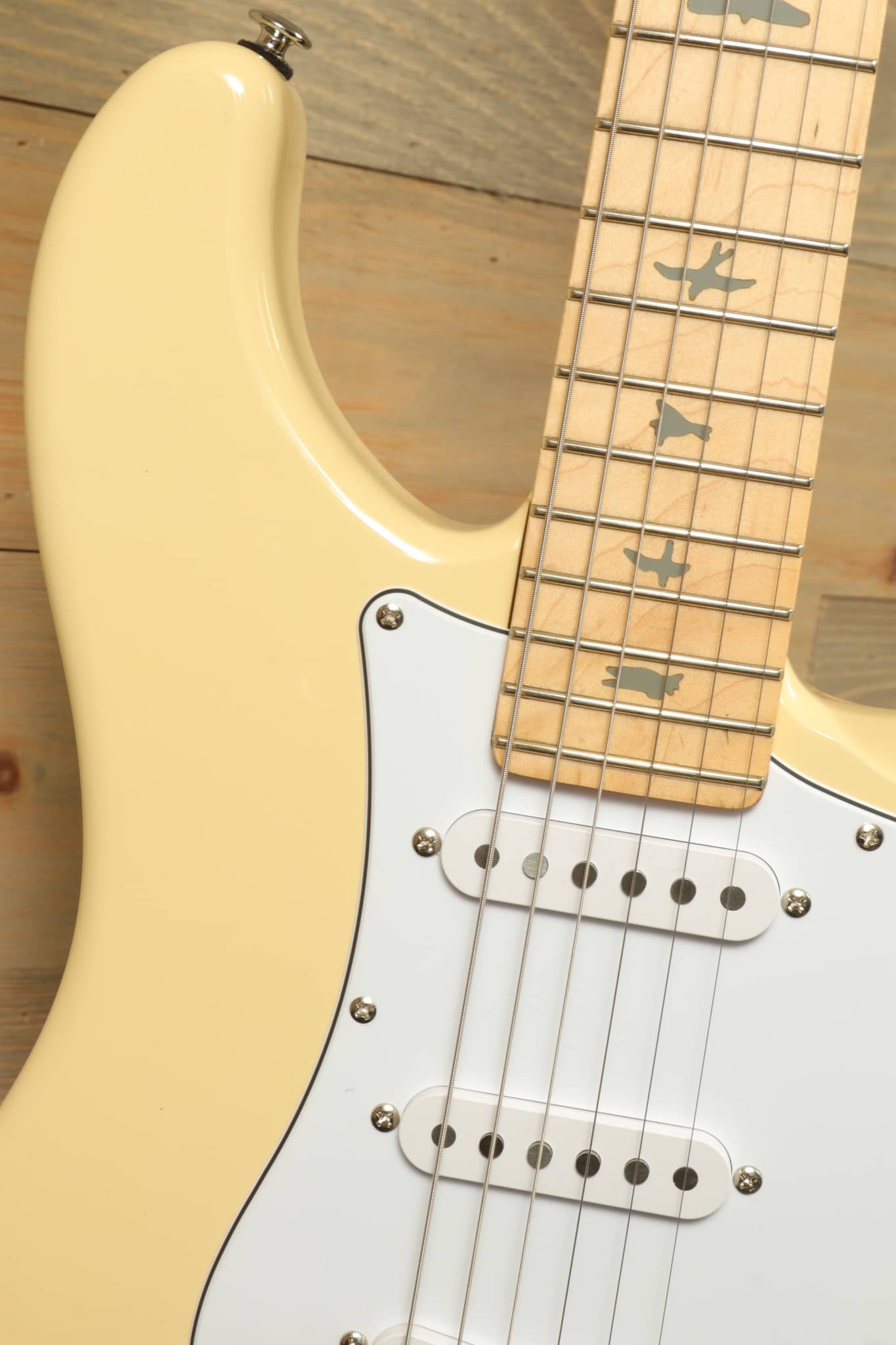 PRS SE Silver Sky - Moon White Electric Guitar with Maple Fretboard and Three Single-Coil Pickups