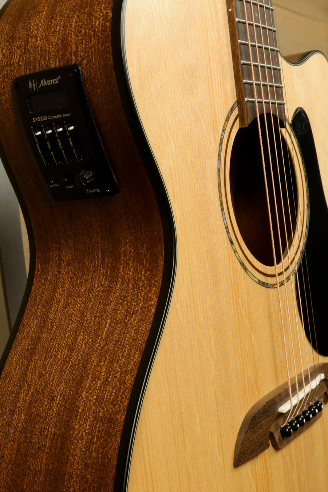 Alvarez AF30CE Artist Series Acoustic-Electric Guitar Alvarez
