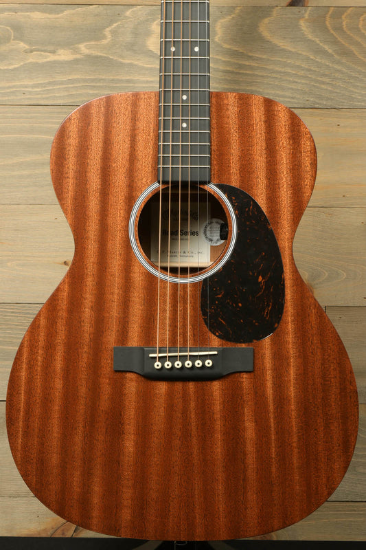 Martin 000-10E Guitar With Sapele Top, Fishman MX-T Electronics, Auditorium Body, Cherry Finish