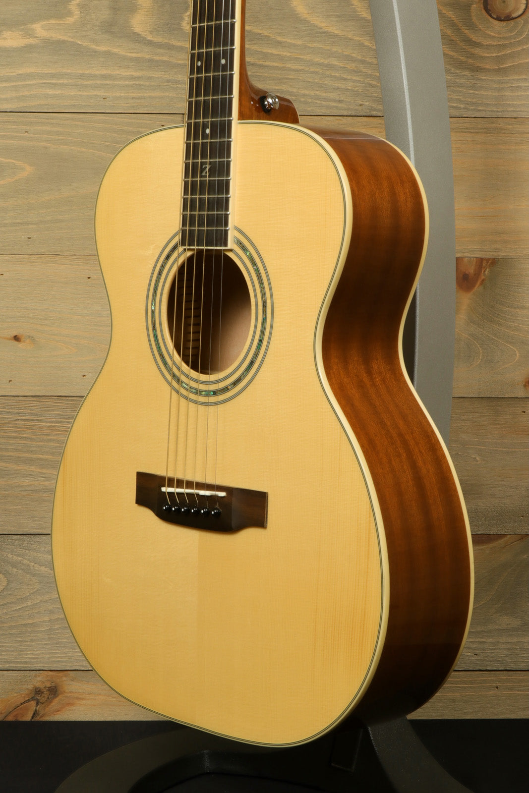 Zager ZAD-50 OM/N Acoustic Electric Guitar with Hardshell Case in Natural Finish