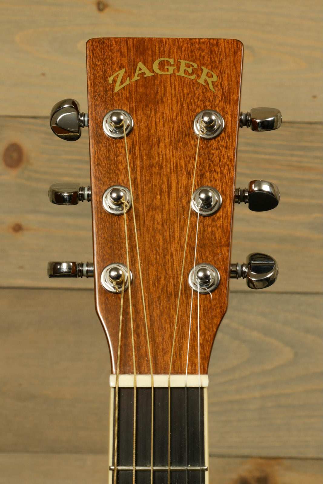 Zager ZAD-50 OM/N Acoustic Electric Guitar Headstock with Chrome Tuning Pegs and Hardshell Case