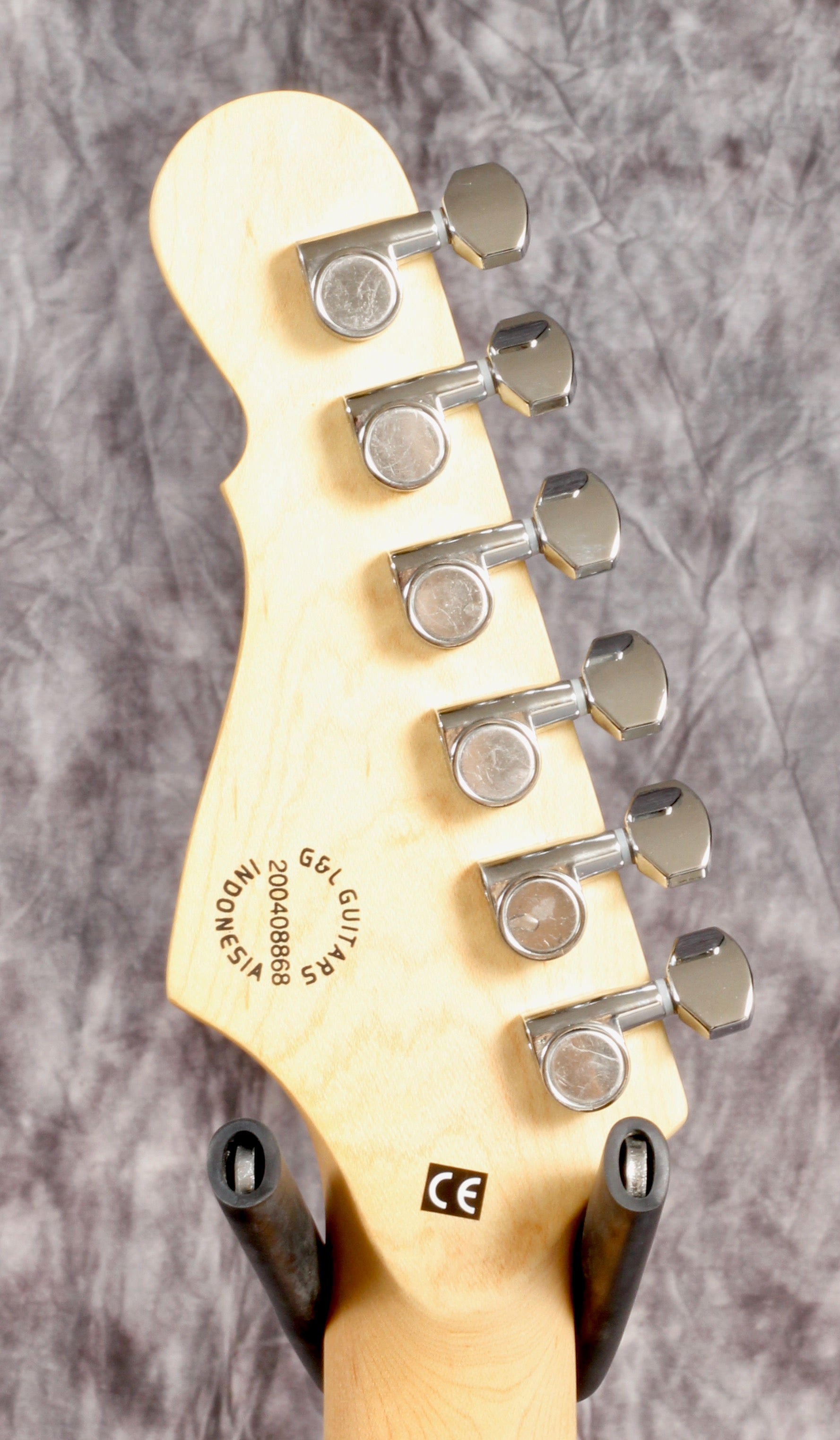 G&L Tribute Legacy Gloss Black Alnico Gilmour-Inspired (Main Street Series).