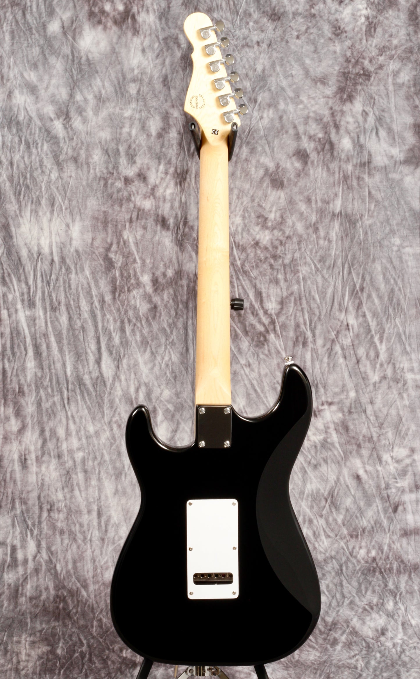 G&L Tribute Legacy Gloss Black Alnico Gilmour-Inspired (Main Street Series).