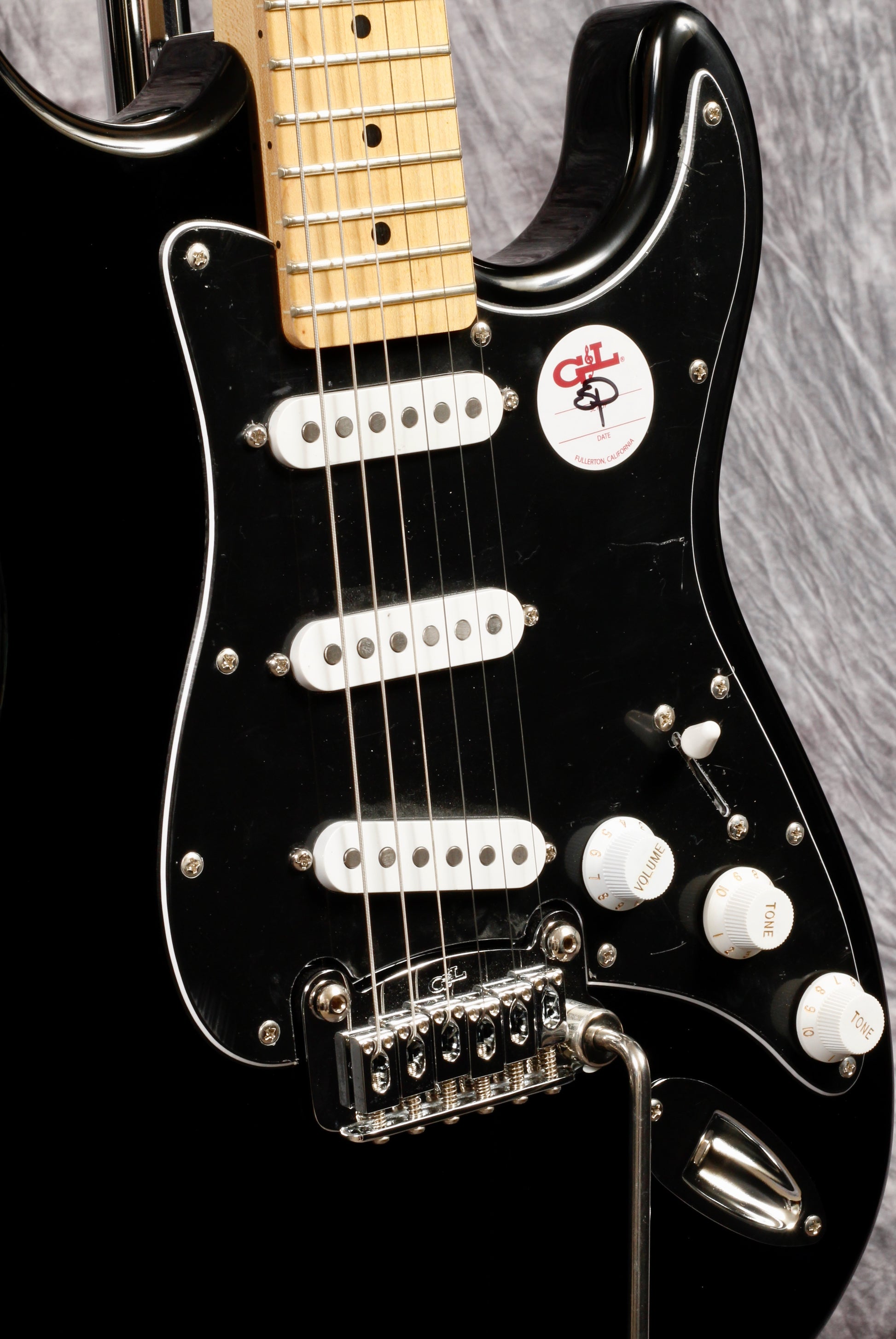 G&L Tribute Legacy Gloss Black Alnico Gilmour-Inspired (Main Street Series).