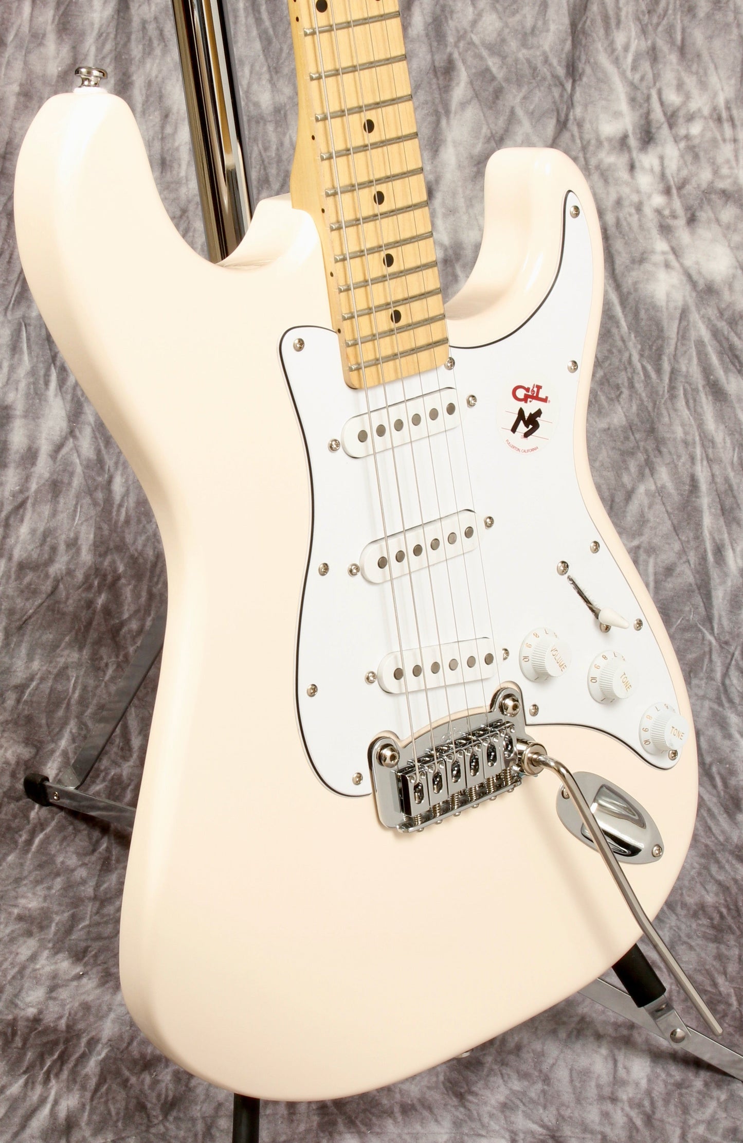 G&L Tribute Legacy Gloss White Alnico (Main Street Series) G&L