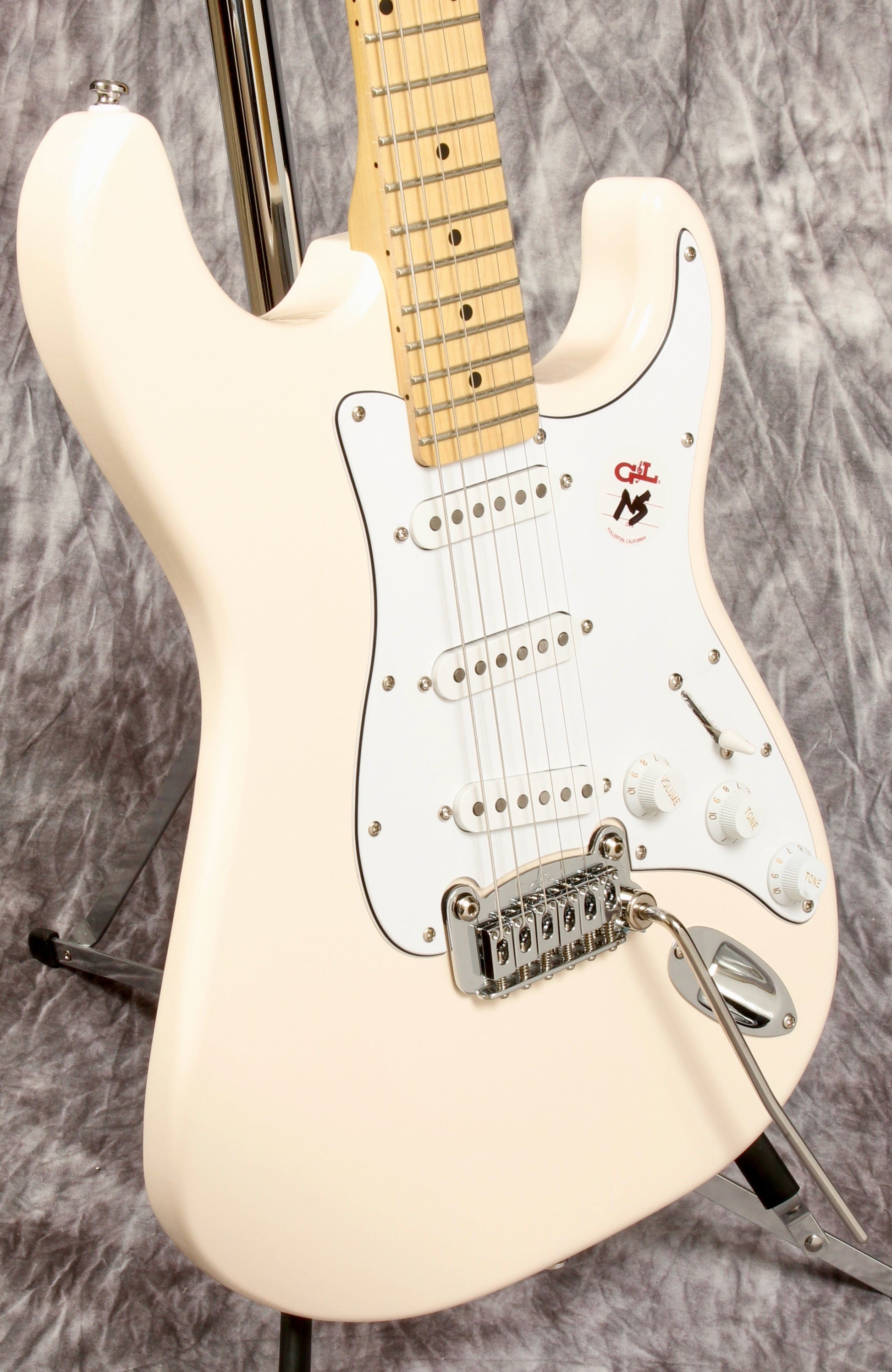 G&L Tribute Legacy Gloss White Alnico (Main Street Series) G&L