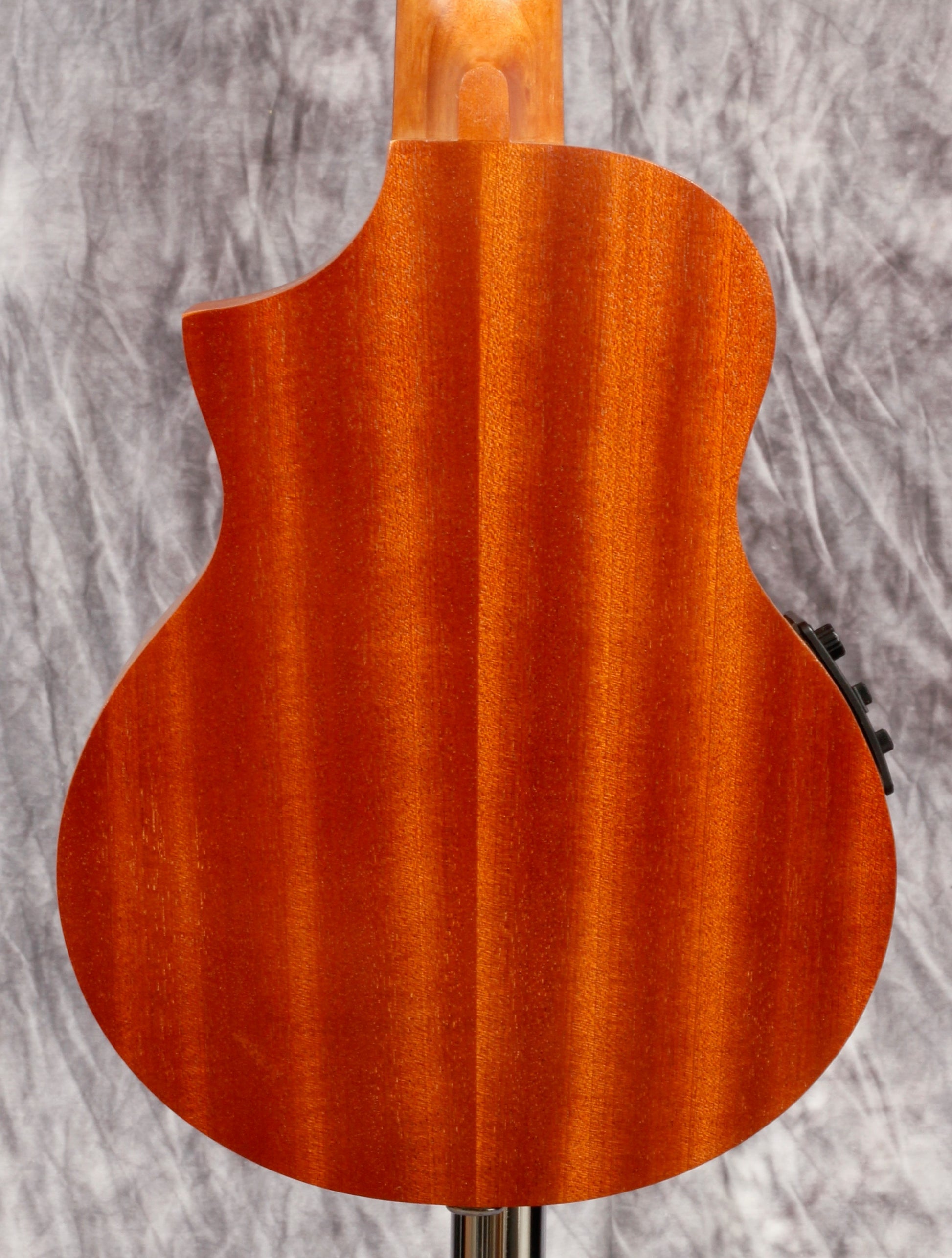 Ibanez Concert Ukulele UEW5E.