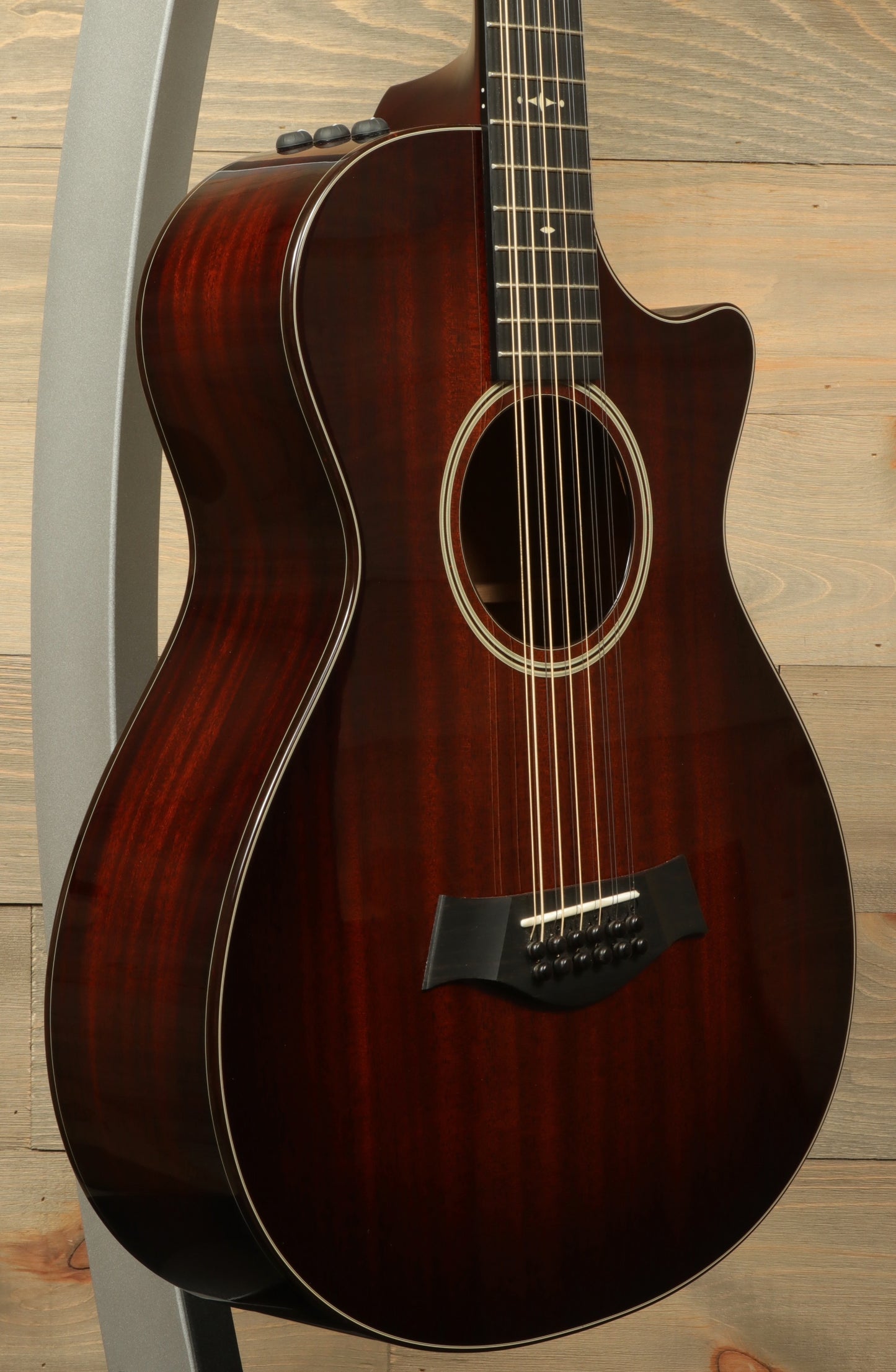 Taylor 562ce 12-Fret with Case (USED)