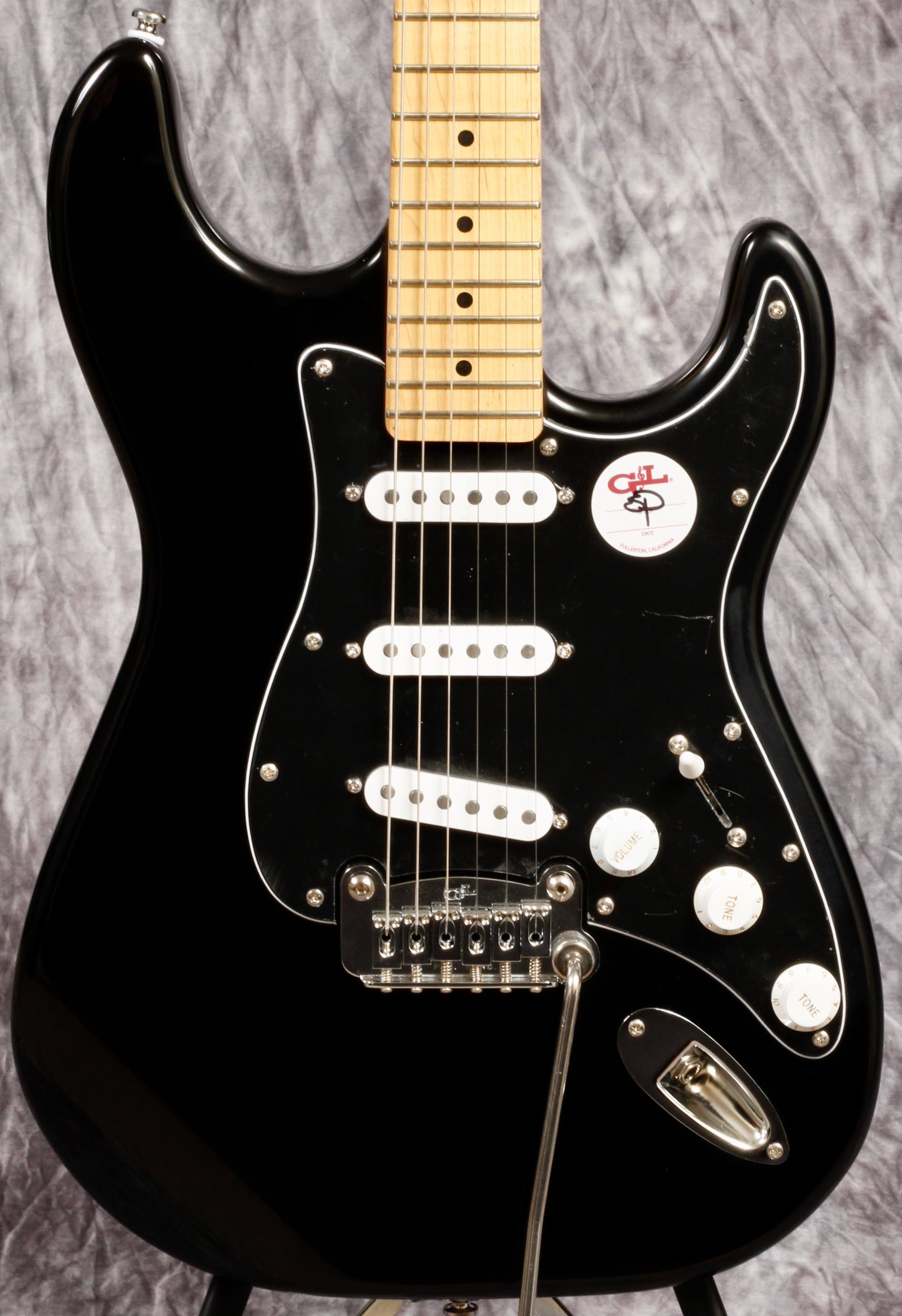 G&L Tribute Legacy Gloss Black Alnico Gilmour-Inspired (Main Street Series).