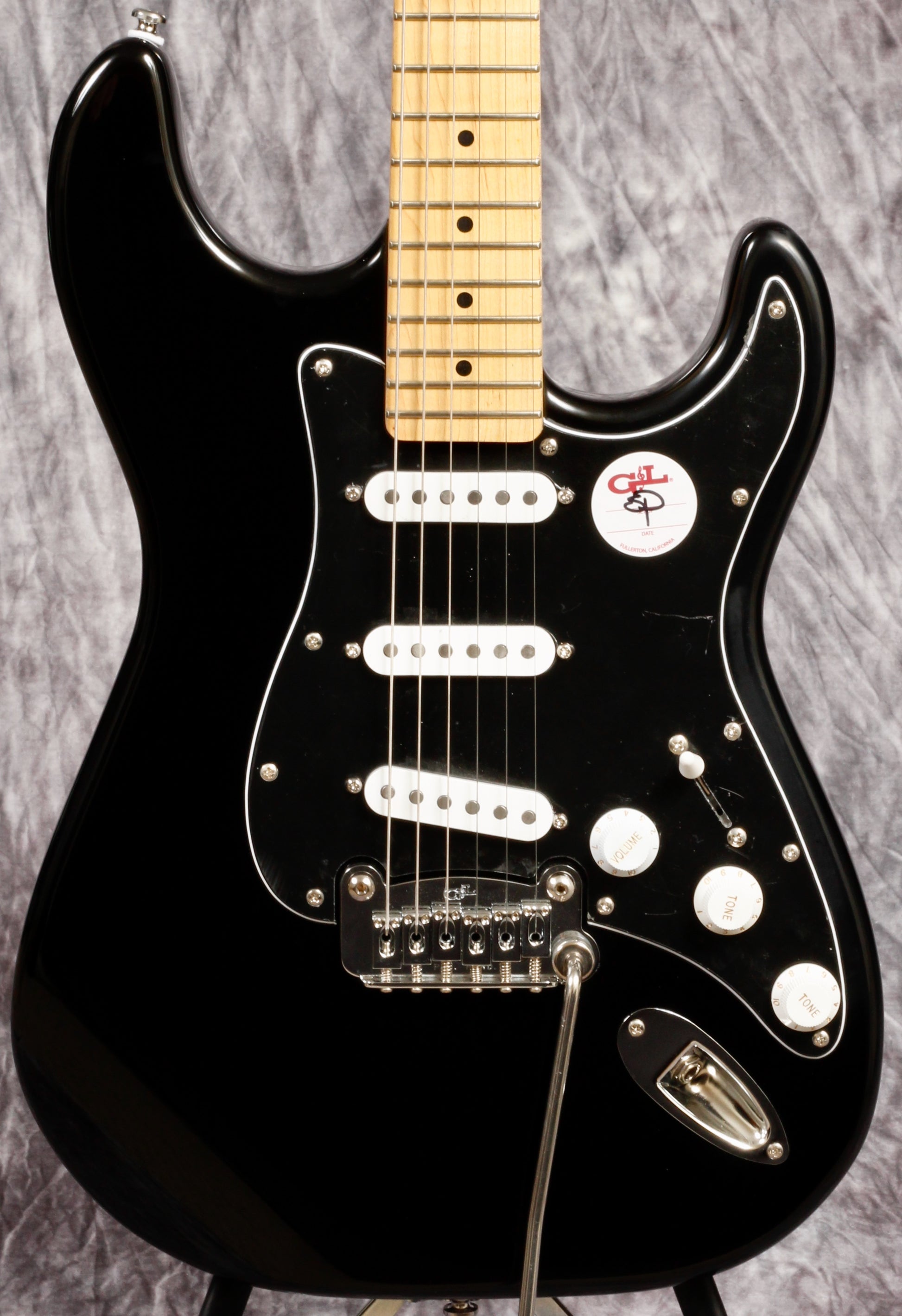 G&L Tribute Legacy Gloss Black Alnico Gilmour-Inspired (Main Street Series).