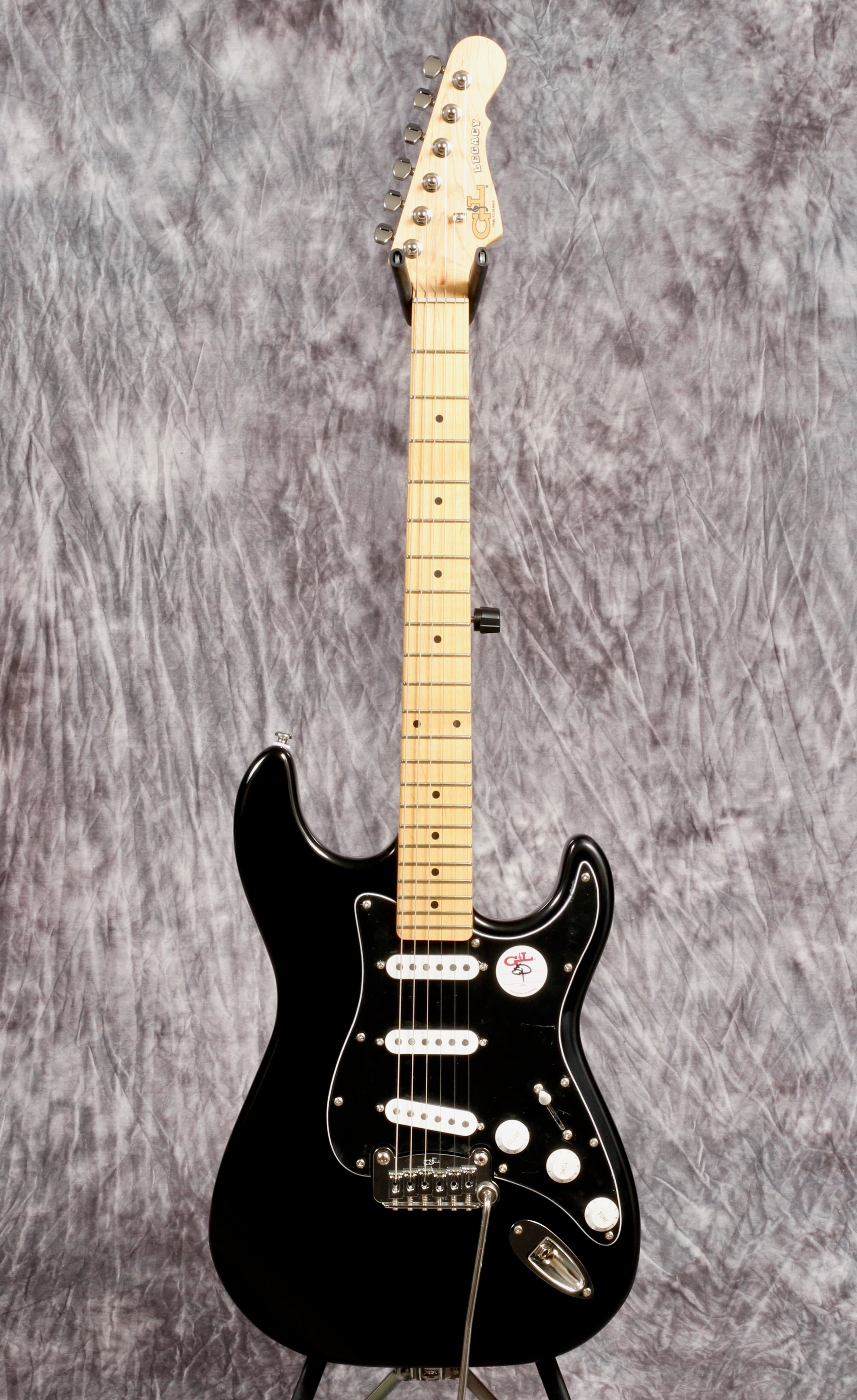 G&L Tribute Legacy Gloss Black Alnico Gilmour-Inspired (Main Street Series).