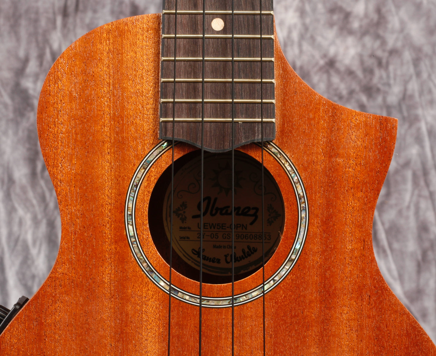 Ibanez Concert Ukulele UEW5E.