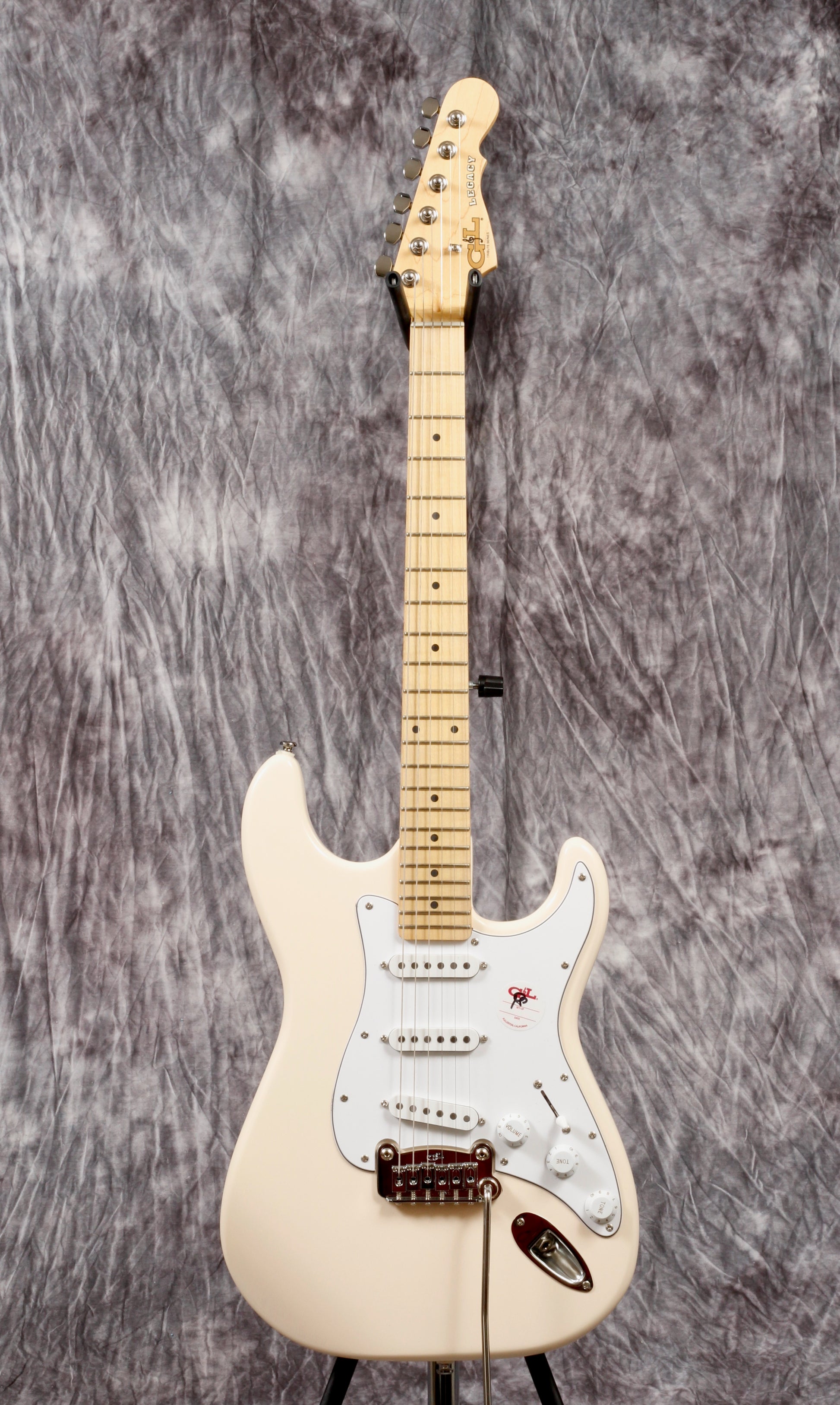 G&L Tribute Legacy Gloss White Alnico (Main Street Series).