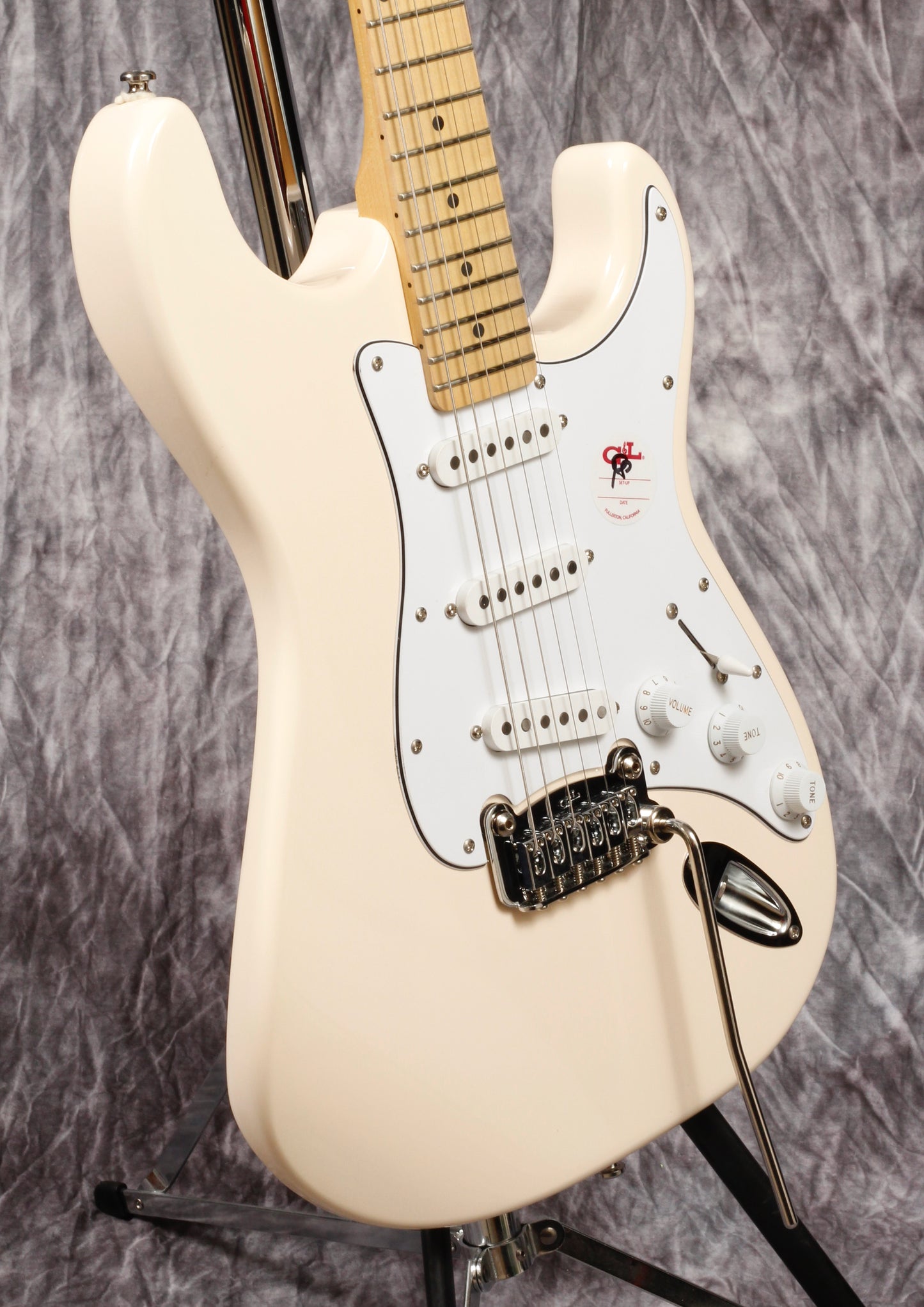 G&L Tribute Legacy Gloss White Alnico (Main Street Series).