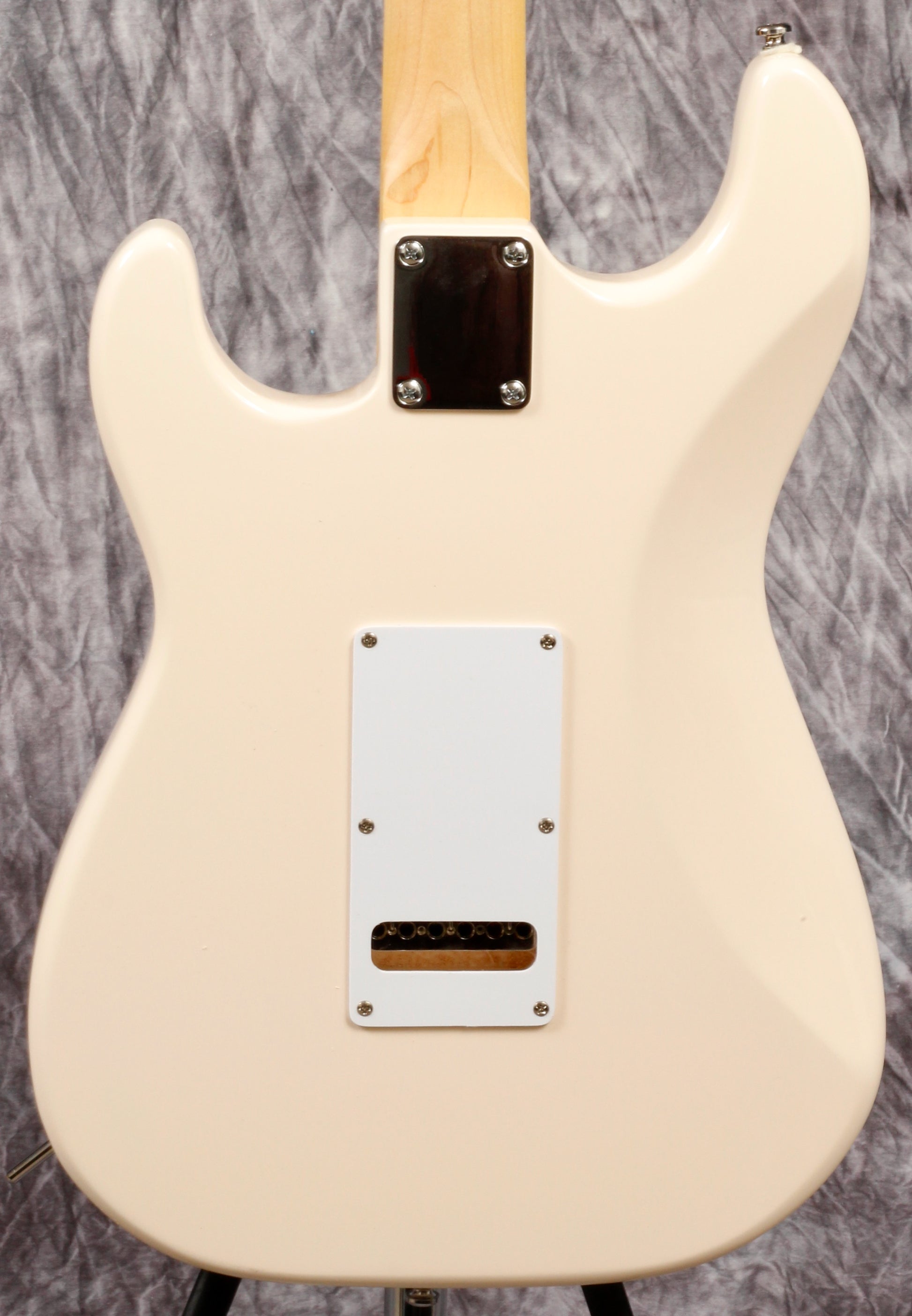 G&L Tribute Legacy Gloss White Alnico (Main Street Series).
