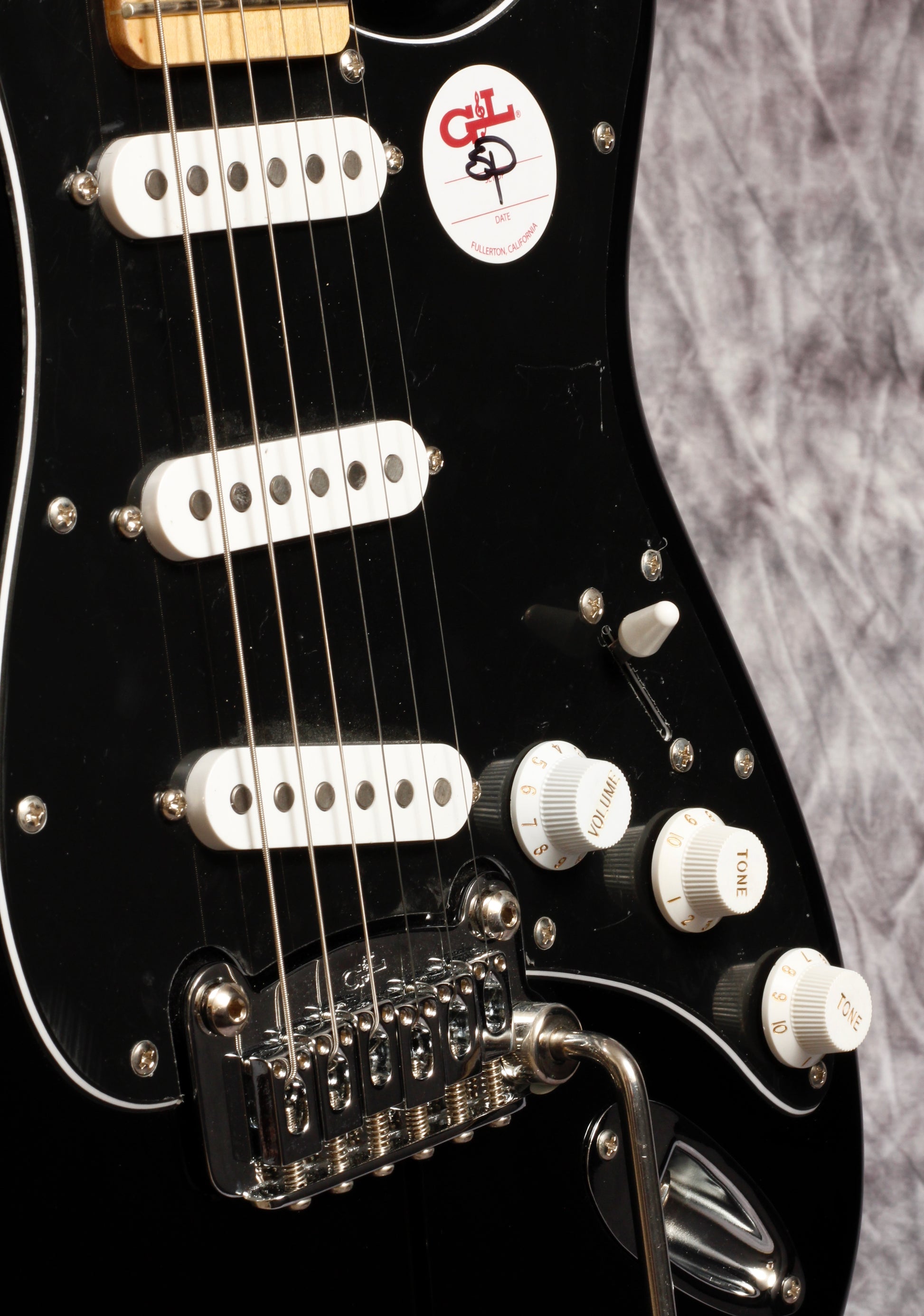G&L Tribute Legacy Gloss Black Alnico Gilmour-Inspired (Main Street Series).