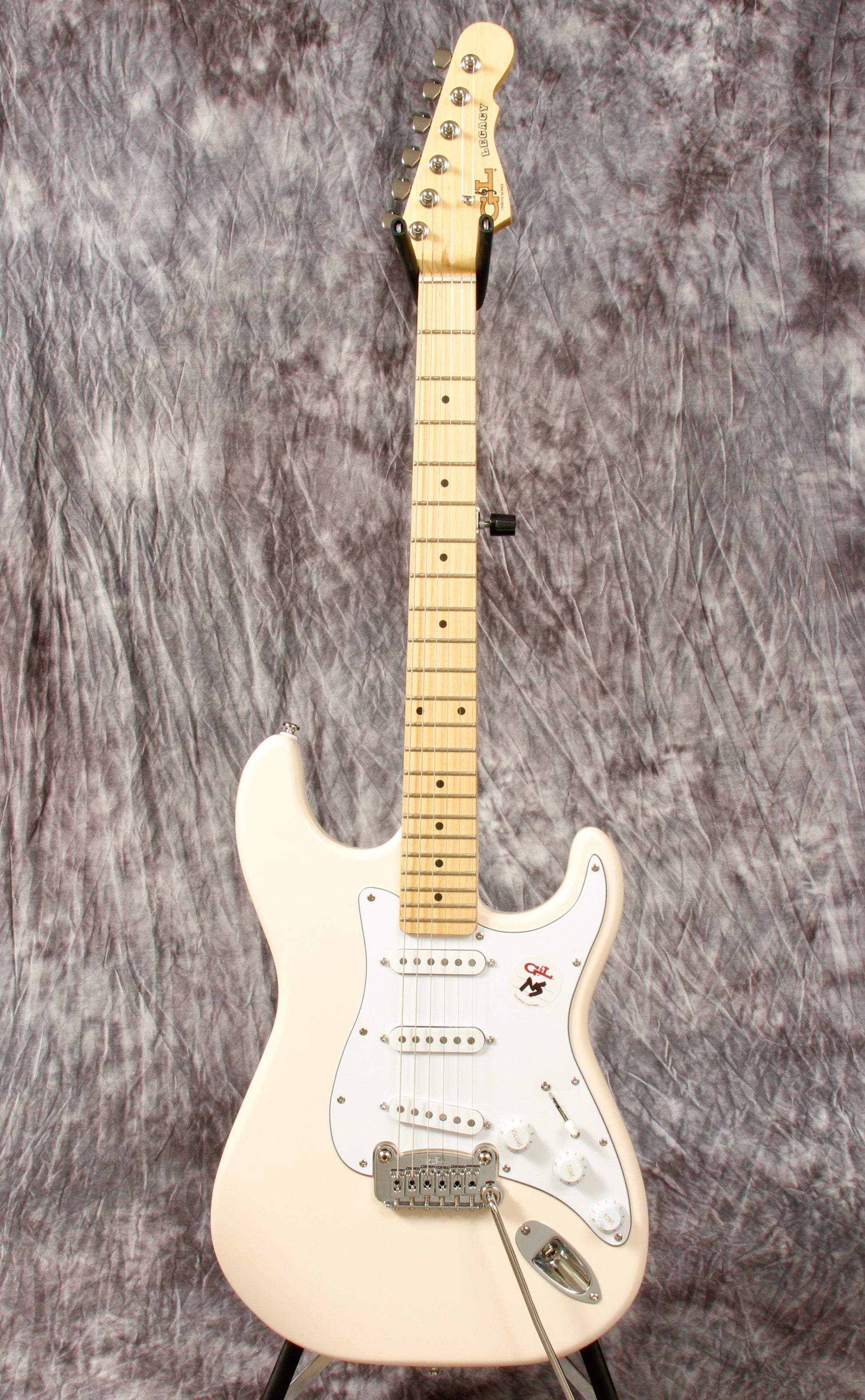 G&L Tribute Legacy Gloss White Alnico (Main Street Series) G&L