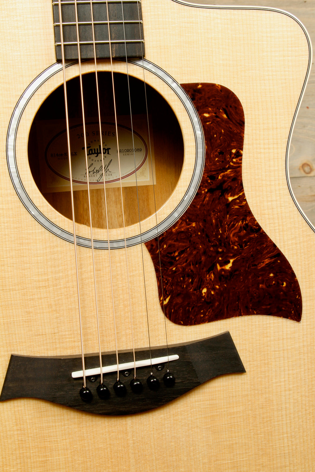 Taylor 214ce-K DLX DEMO with Free Gift Taylor